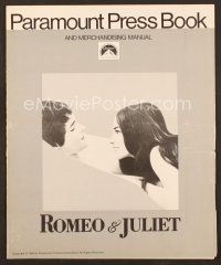 6d389 ROMEO & JULIET pressbook R76 Franco Zeffirelli's version of William Shakespeare's play!