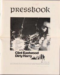 6d339 DIRTY HARRY pressbook '71 great c/u of Clint Eastwood pointing gun, Don Siegel crime classic