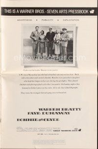 6h366 BONNIE & CLYDE pressbook '67 notorious crime duo Warren Beatty & Faye Dunaway!