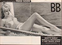 6h471 VERY PRIVATE AFFAIR pressbook '62 great images of sexiest Brigitte Bardot!