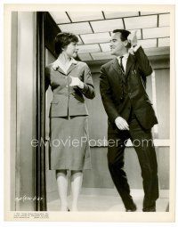 6r071 APARTMENT 8x10 still '60 cool image of Jack Lemmon & Shirley MacLaine in elevator!