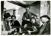 6r074 APARTMENT deluxe candid 7x10 still '60 Shirley MacLaine & Jack Lemmon w/Billy Wilder on set!