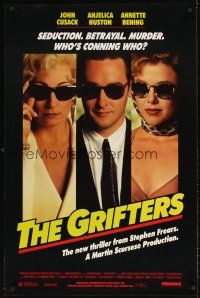 7c243 GRIFTERS 1sh '90 John Cusack, Annette Bening & Anjelica Huston all wearing sunglasses!