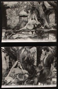 7f272 ROBE 6 7.5x10 stills '53 Richard Burton & sexy Betta St. John in ancient Rome!