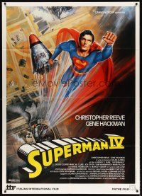7k219 SUPERMAN IV Italian 1p '90 great art of super hero Christopher Reeve by Daniel Goozee!