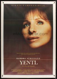 7k242 YENTL Italian 1p '84 close-up of star & director Barbra Streisand, nothing's impossible!