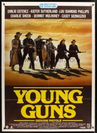 7k243 YOUNG GUNS Italian 1p '89 Estevez, Sheen, Sutherland, Phillips, different Renato Casaro art!