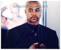 7t558 CUBA GOODING JR. signed color 8x10 REPRO still '02 c/u with poster of himself in background!