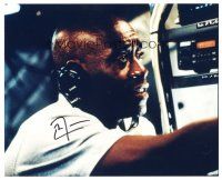 7t571 DON CHEADLE signed color 8x10 REPRO still '02 close up wearing headset from Traffic!