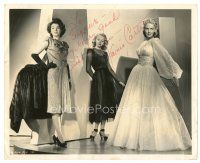 7t322 JANIS CARTER signed 8x10 still '40s in sexy lace dress at fashion show by Coburn!