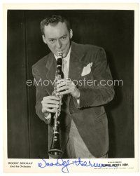 7t405 WOODY HERMAN signed 8x10 still '40s great close portrait playing his clarinet!