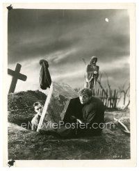 7w004 FRANKENSTEIN 8x10 still R51 Colin Clive & Dwight Frye as Fritz are graverobbers!