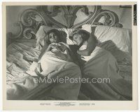 7w551 MYRA BRECKINRIDGE 8x10 still '70 best close up of sexy Raquel Welch & Farrah Fawcett in bed!