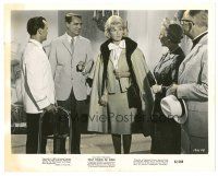 7w172 THAT TOUCH OF MINK color 8x10 still '62 cool image of Cary Grant & Doris Day & old couple!