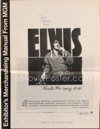 8b336 ELVIS: THAT'S THE WAY IT IS pressbook '70 great image of Presley singing on stage!