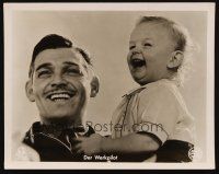 8d381 TEST PILOT deluxe German 9x12 still num 31 '38 great image of Clark Gable holding child!