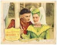 8f549 HENRY V LC '46 Laurence Olivier leers at Renee Asherson, William Shakespeare