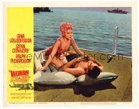 8f983 WOMAN OF STRAW LC #6 '64 sexy Gina Lollbrigida in swimsuit w/ Sean Connery on dock by ocean!