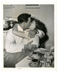 8f084 IT'S A BIG COUNTRY 7.25x9 news photo '51 Gene Kelly kissing sexy Janet Leigh by Dillinger!