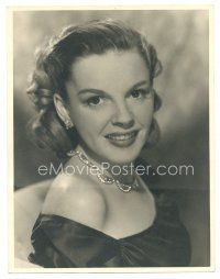 8g119 JUDY GARLAND deluxe 10x13 still '40s head & shoulders smiling portrait with cool jewelry!