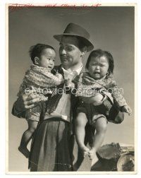 8g159 SOMEWHERE I'LL FIND YOU deluxe 10x13 still '42 Clark Gable holding Chinese children extras!