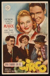 8g714 AT THE CIRCUS Spanish herald '45 Groucho, Chico & Harpo, Marx Brothers, different image!