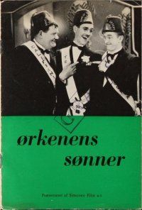 8g374 SONS OF THE DESERT Danish program '34 different images of Stan Laurel & Oliver Hardy!