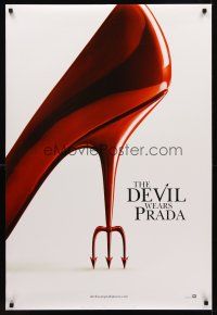 8h186 DEVIL WEARS PRADA style A teaser DS 1sh '06 Meryl Streep & Anne Hathaway, cool shoe!