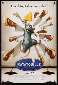 8h576 RATATOUILLE advance DS 1sh '07 Patton Oswalt, great image of mouse w/knives!