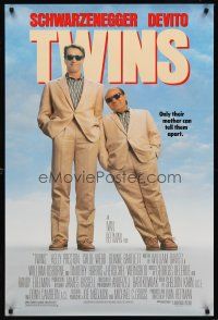 8h739 TWINS 1sh '88 Arnold Schwarzenegger & Danny DeVito are an unlikely duo!