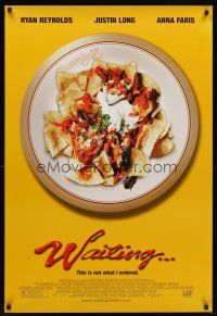 8h758 WAITING... DS 1sh '05 Ryan Reynolds, great image of disgusting nachos!