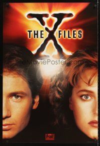 8h793 X-FILES TV 1sh '94 close-up image of FBI agents David Duchovny & Gillian Anderson!