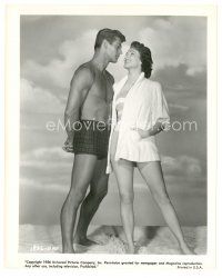 8j013 4 GIRLS IN TOWN 8x10 still '56 sexy Julie Adams smiles at George Nader in swimsuit!