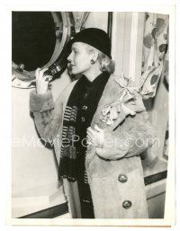 8j035 ANN HARDING 6.5x8.5 news photo '35 being interviewed upon her departure to Hawaii!