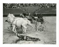 8j076 BEN-HUR 8x10 still '60 Charlton Heston on chariot goes by bloodied man!