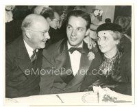 8j104 BOB CROSBY 6.5x8.5 news photo '37 with his parents who came to see him & Bing sing!