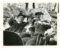 8j138 BUTCH CASSIDY & THE SUNDANCE KID 8x10 still '69 Ross, Newman & Redford ride in carriage!