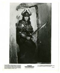 8j184 CONAN THE BARBARIAN 8x10 still '82 cool image of Arnold Schwarzenegger in costume!