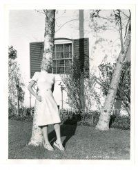 8j556 LADY FROM SHANGHAI 8x10 still '47 Rita Hayworth relaxing in her back yard by Coburn!