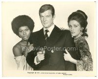 8j587 LIVE & LET DIE 8x10 still '73 Roger Moore as James Bond between Jane Seymour & Gloria Hendry