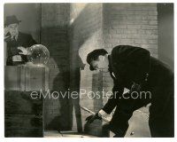 8j738 PHANTOM CREEPS 6.25x8 still '39 Bela Lugosi as Dr. Zorka warns cop of deadly spider!