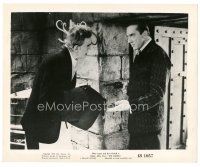 8j767 RAVEN 8x10 still R49 Bela Lugosi holds gun on Boris Karloff!