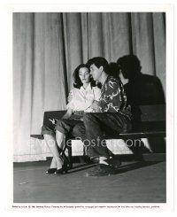 8j796 ROCK HUDSON 8x10 still '56 cool image of actor on bench w/actress at acting class!