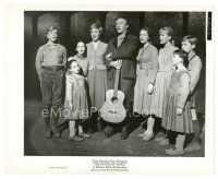8j863 SOUND OF MUSIC 8x10 still '65 Julie Andrews & kids by Christopher Plummer with guitar!