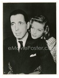 8j216 DARK PASSAGE German 6.75x9 news photo '47 close up Humphrey Bogart & sexy Lauren Bacall!