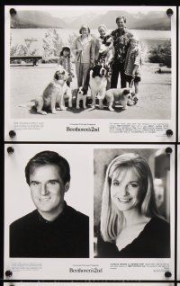 8k557 BEETHOVEN'S 2ND presskit '93 Charles Grodin, the Newton family is going to the dogs!