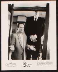 8k813 MY GIANT presskit '98 Billy Crystal, extremely tall Gheorghe Muresan as Max!