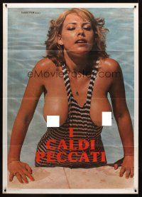 8p376 I CALDI PECCATI Italian 1p '88 sexy image of half-naked woman in swimming pool!