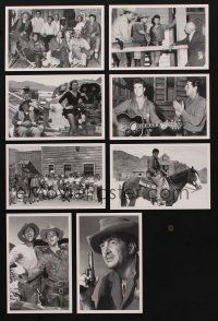 8s050 LOT OF 8 RIO BRAVO CANDID REPROS '00s wonderful images from behind the scenes!