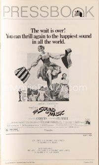 8s423 SOUND OF MUSIC pressbook R73 classic artwork of Julie Andrews & top cast by Howard Terpning!